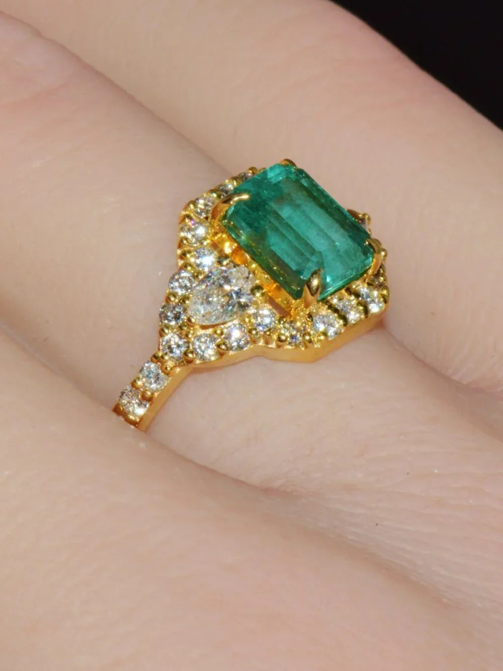 Certified Natural 2.82CTS Emerald Diamond Solid 18K Yellow Gold Halo Ring